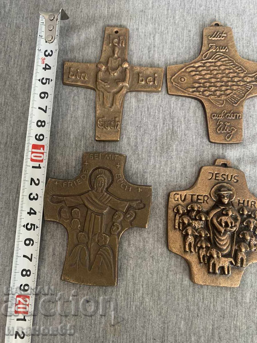 Cruci din alamă cu preț € 15.00 | 29.34 BGN