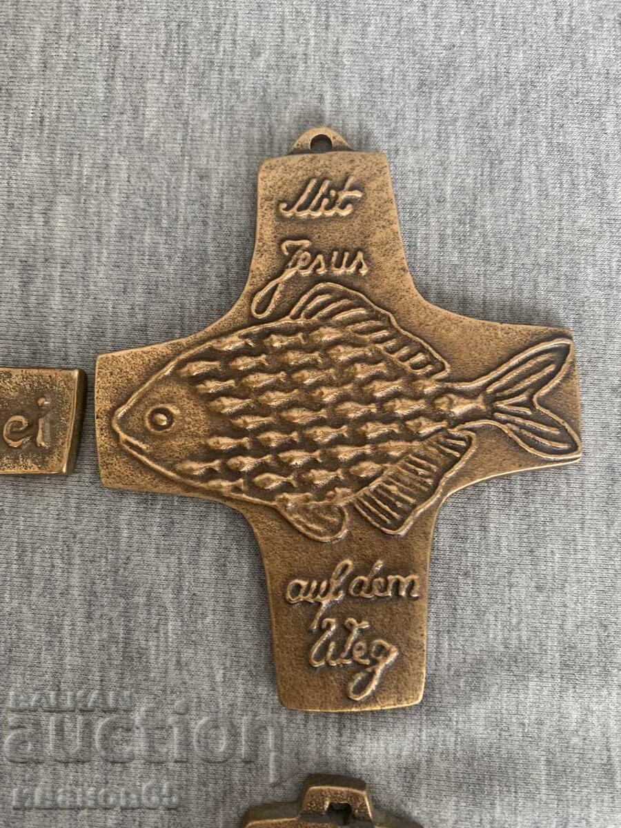 Livrarea Cruci din alamă