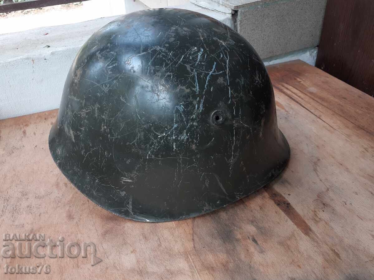 Casca militara veche cu preț € 35.00 | 68.45 BGN