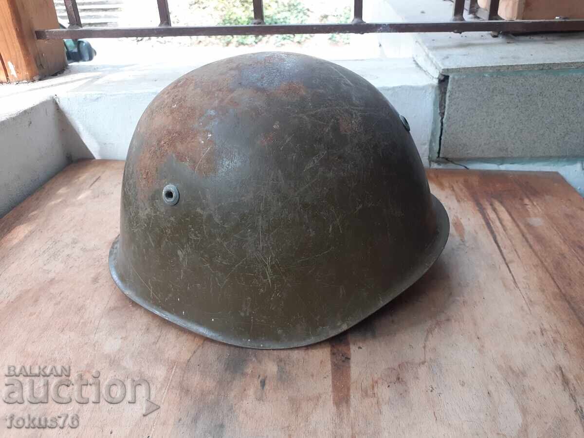 Casca militara veche cu preț € 35.00 | 68.45 BGN