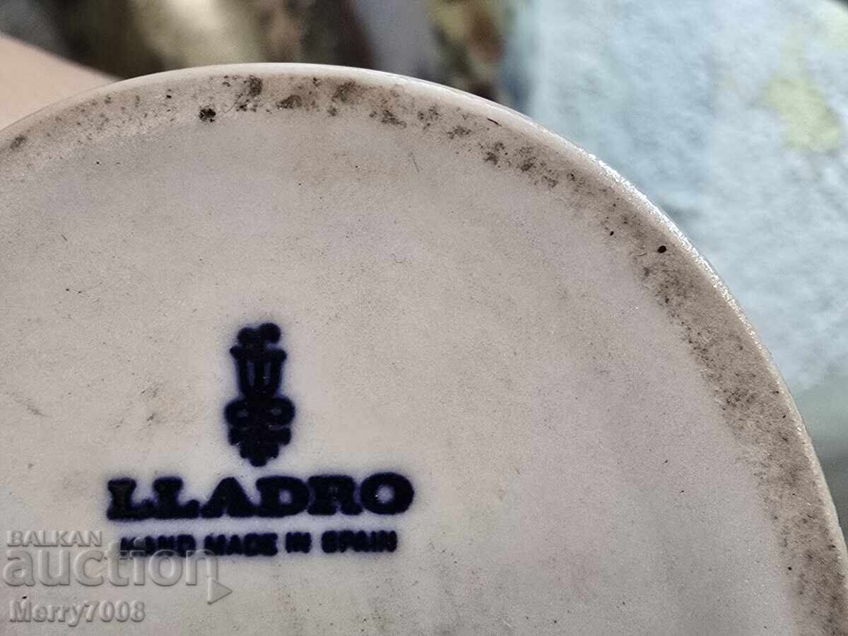 Livrarea Figurină de colecție din porțelan Lladro !!!