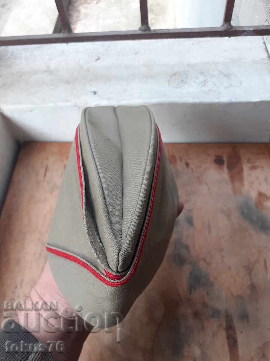 Παλιό στρατιωτικό πηλίκιο σκούφος καπέλο στολή με τιμή € 16.00 | 31.29 BGN