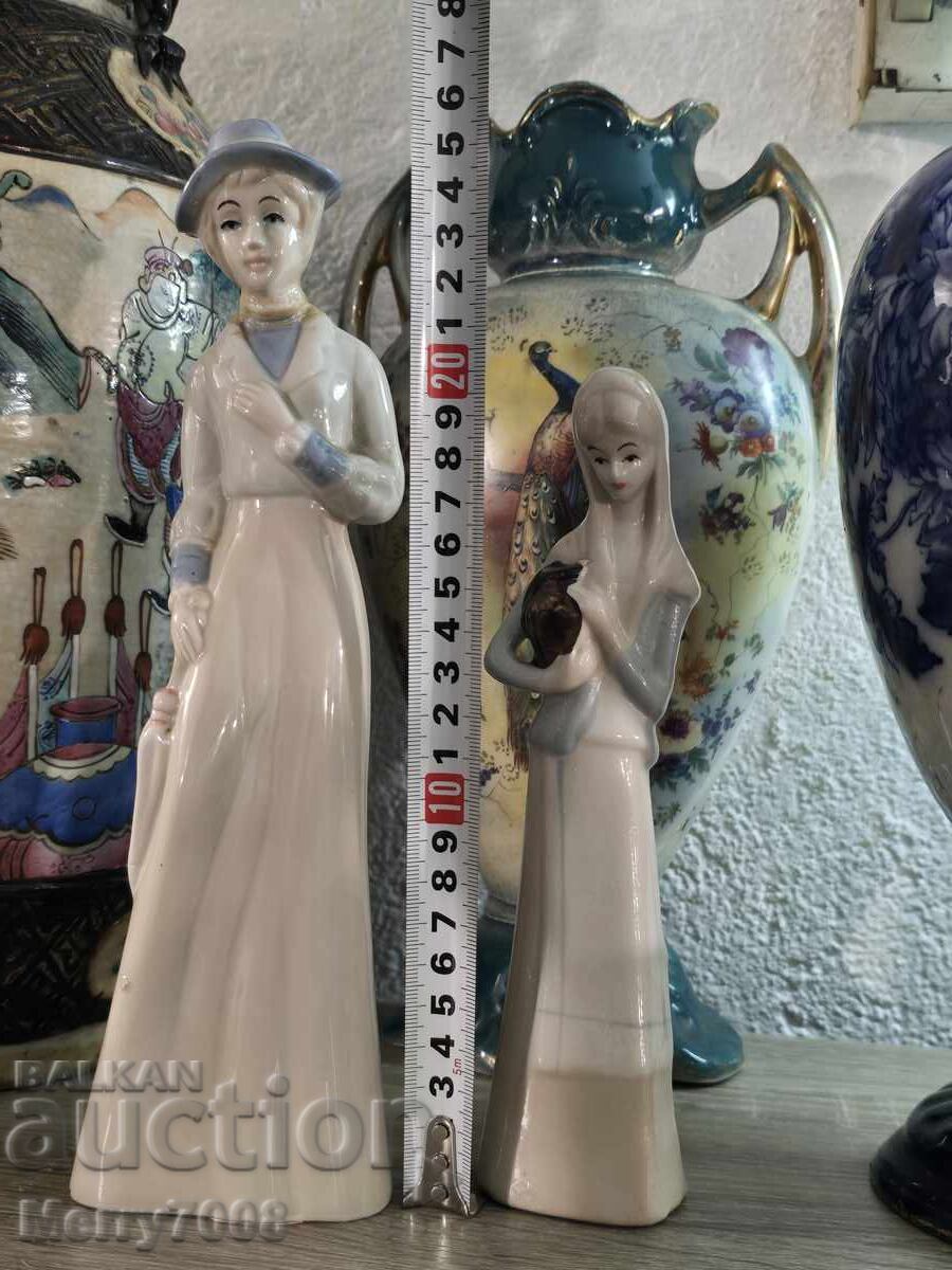 Δημοπρασία Δύο κομψές συλλεκτικές πορσελάνινες φιγούρες !!!