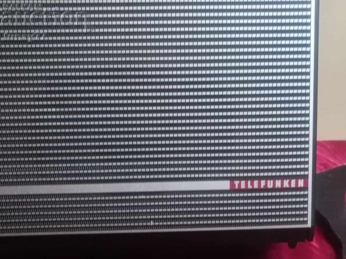 Αυτό είναι ένα vintage πικάπ Telefunken, μοντέλο από τη σειρά 304, πρ - 5