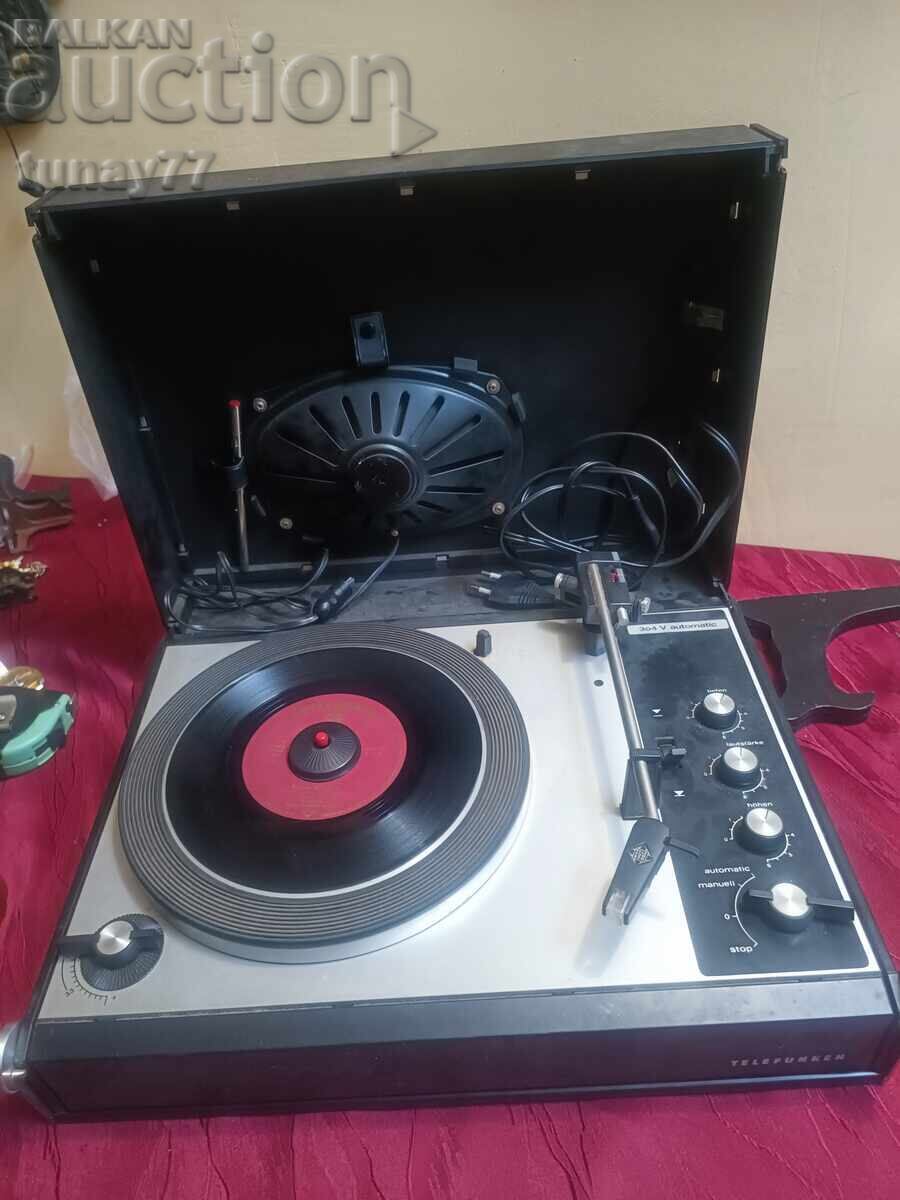 Αυτό είναι ένα vintage πικάπ Telefunken, μοντέλο από τη σειρά 304, πρ