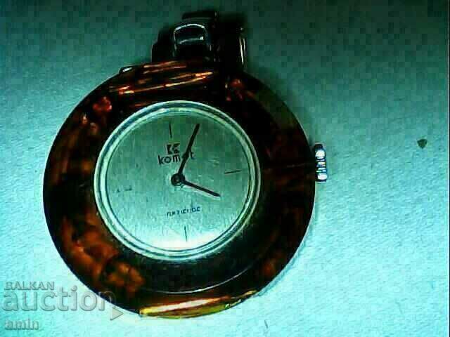 Παράδοση πανέμορφο πλαίσιο 4 asovnik κεχριμπαρένιο λειτουργεί τέλεια