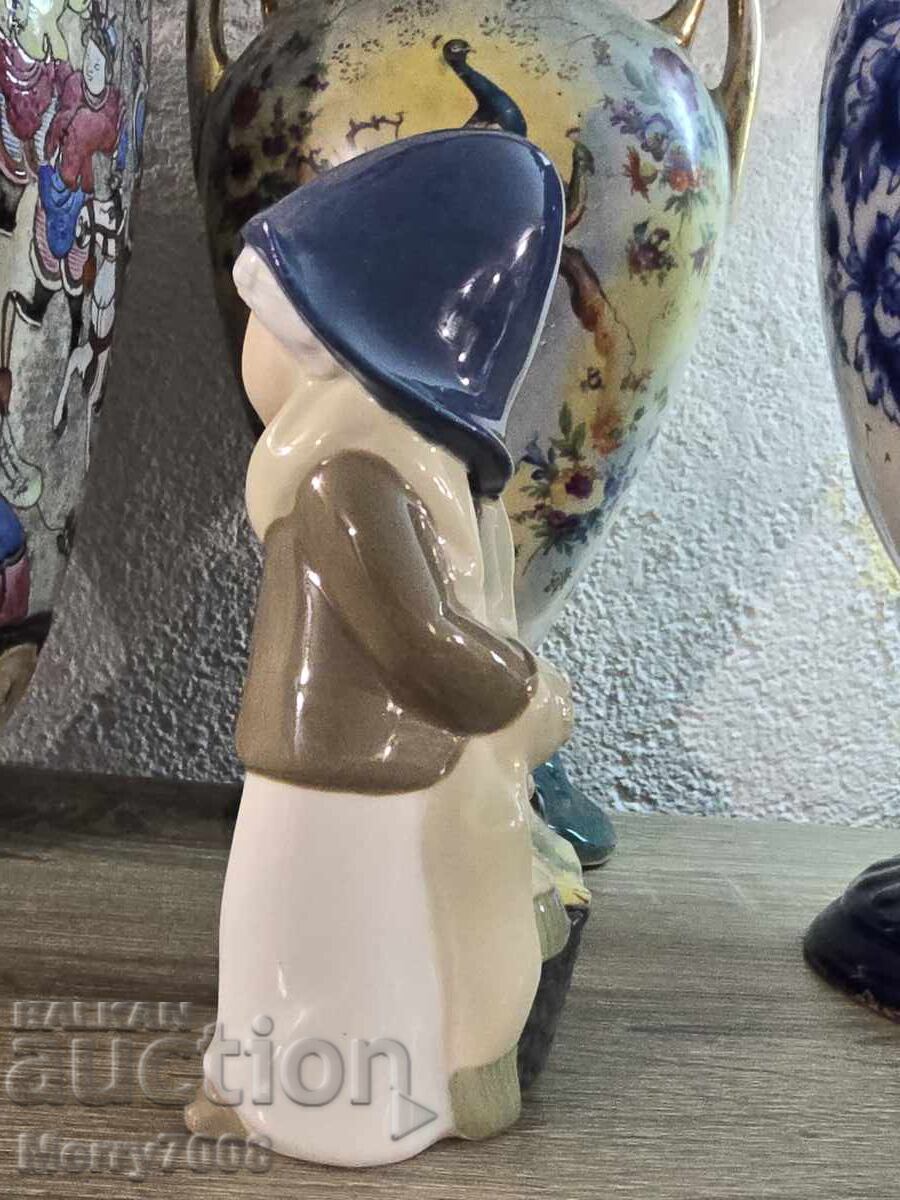 Livrarea Fabricată de brandul spaniol Porcelanas Casades!