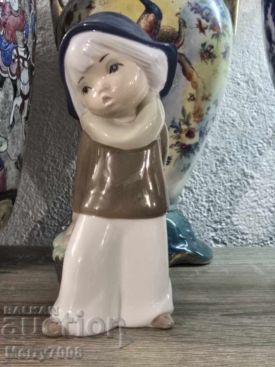 Fabricată de brandul spaniol Porcelanas Casades!