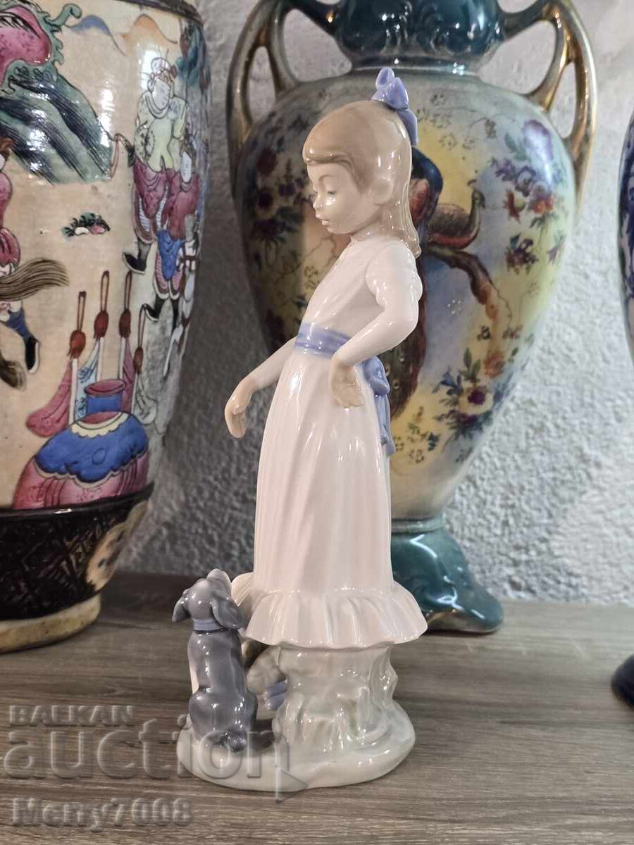 Παράδοση Κομψή συλλεκτική πορσελάνινη φιγούρα από τη σειρά NAO!