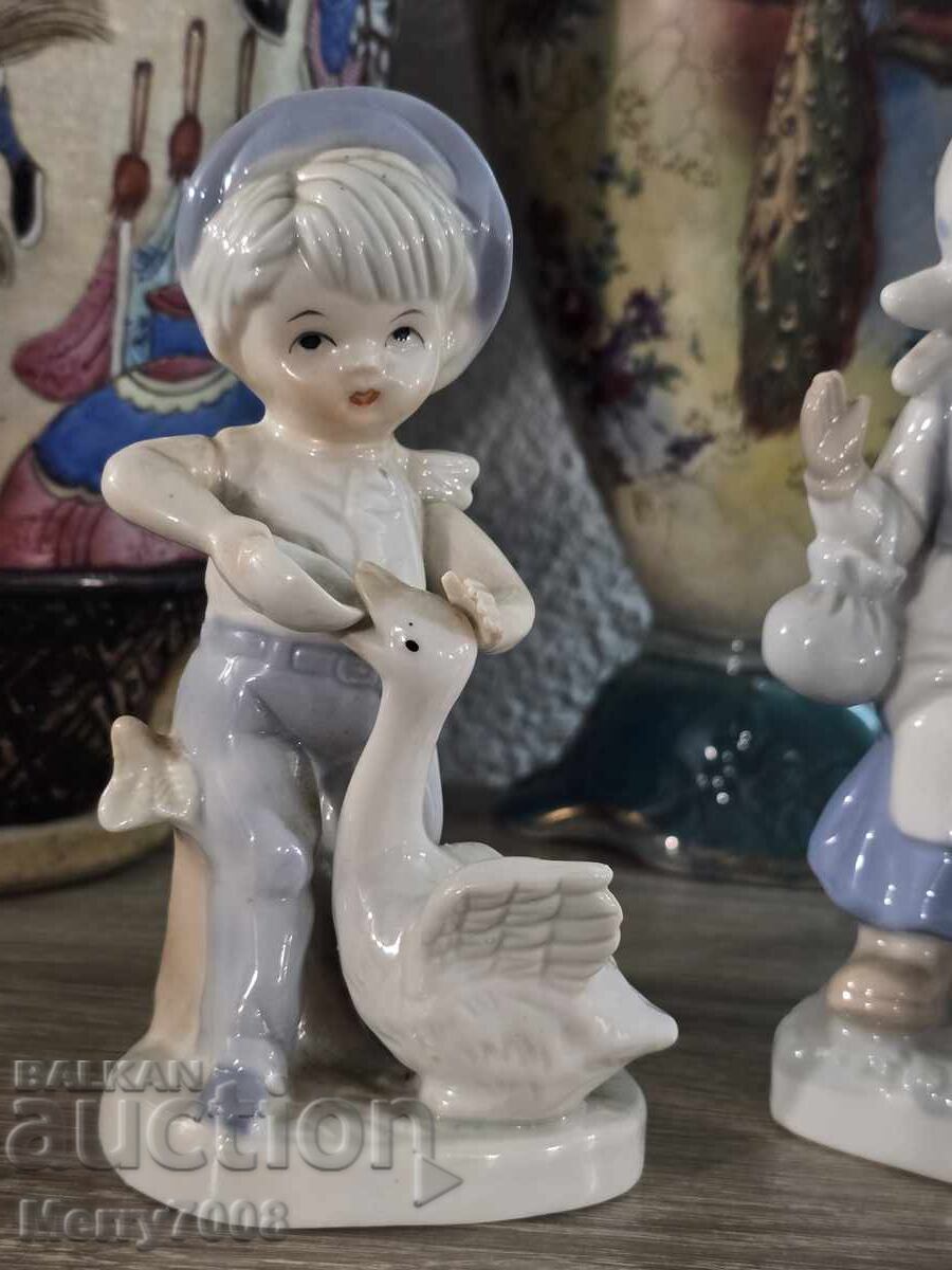 Две очарователни порцеланови колекционерски образа ! с цена € 20.00 | 39.12 лв.