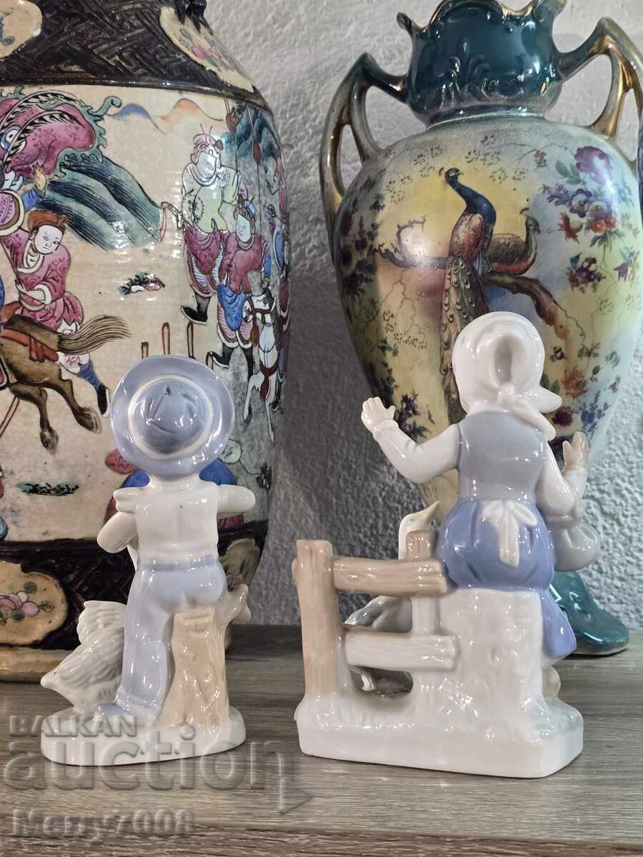 Доставка на Две очарователни порцеланови колекционерски образа !