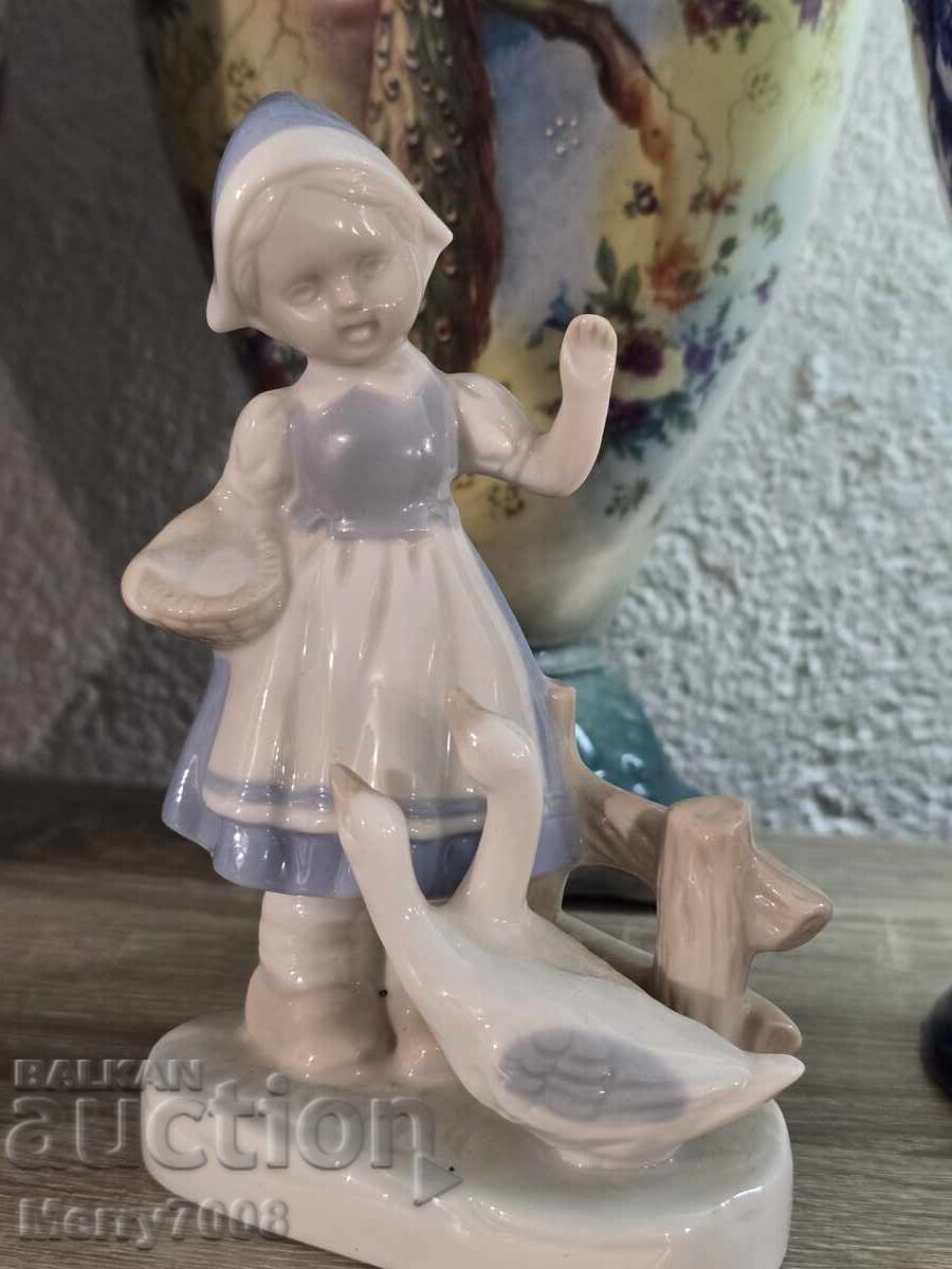 Δημοπρασία Σας παρουσιάζω ένα ζευγάρι πορσελάνινες φιγούρες !!!