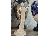 „Moonlight Serenade“, creată de sculptorul John Bromley!