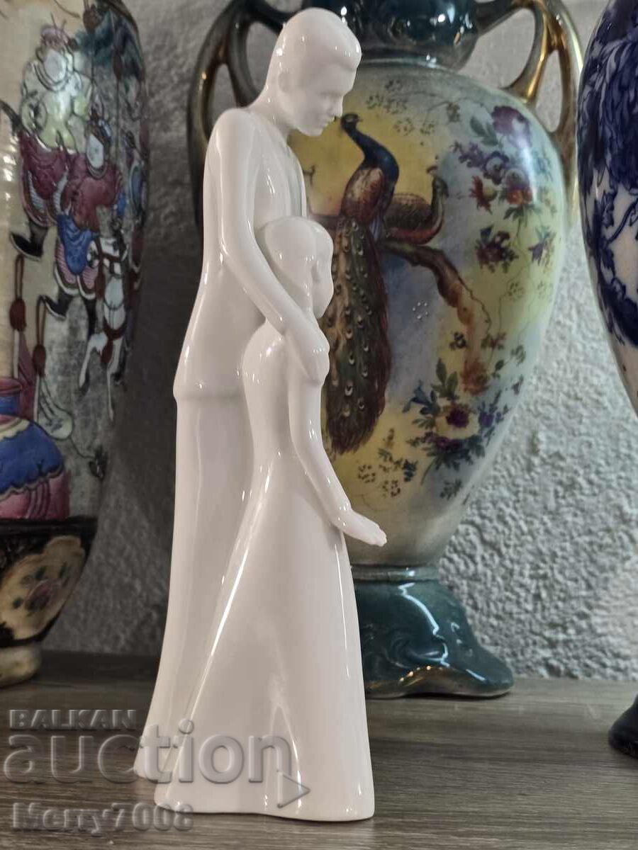 „Moments“ de la Coalport, intitulată „Daddy’s Girl“! cu preț € 35.00 | 68.45 BGN „Moments“ de la Coalport, intitulată „Daddy’s Girl“! cu preț € 35.00 | 68.45 BGN