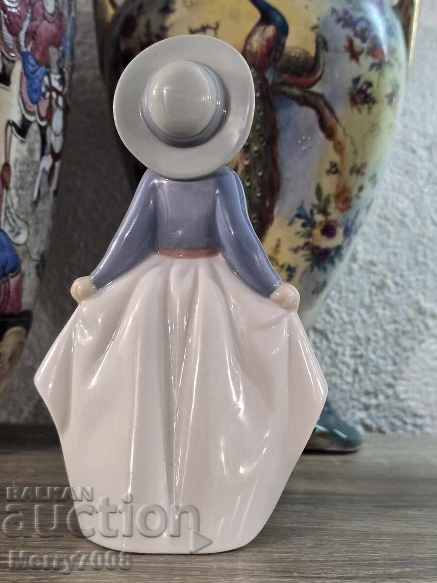 Licitație NAO, lucrată manual în Spania de Lladró în 1997