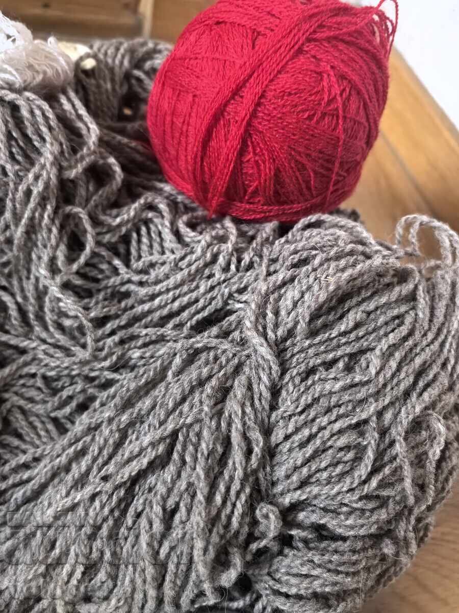 Μάλλινο νήμα με τιμή € 0.01 | 0.02 BGN