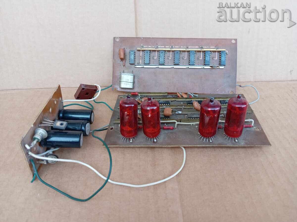 Ceas electronic cu tuburi anii '70