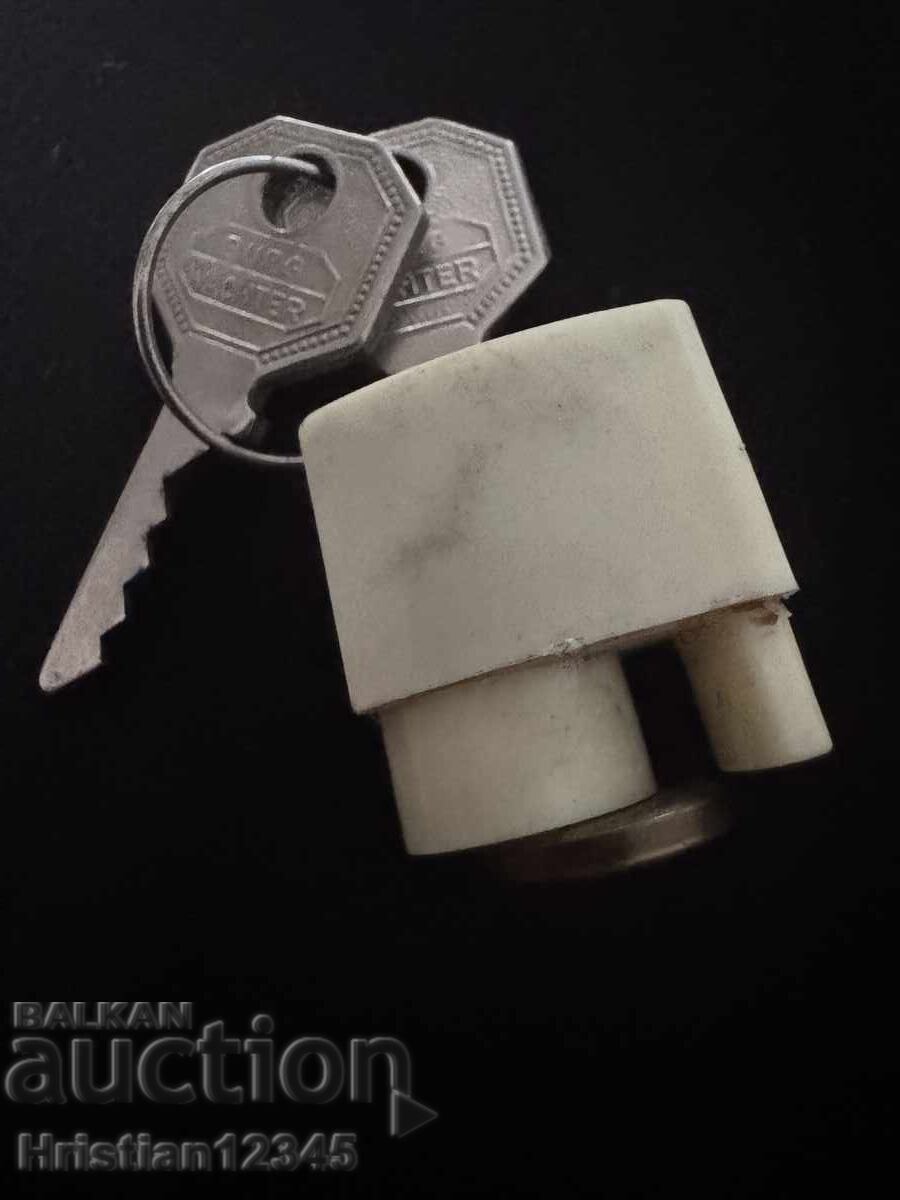 Lacăt pentru telefon cu cifru