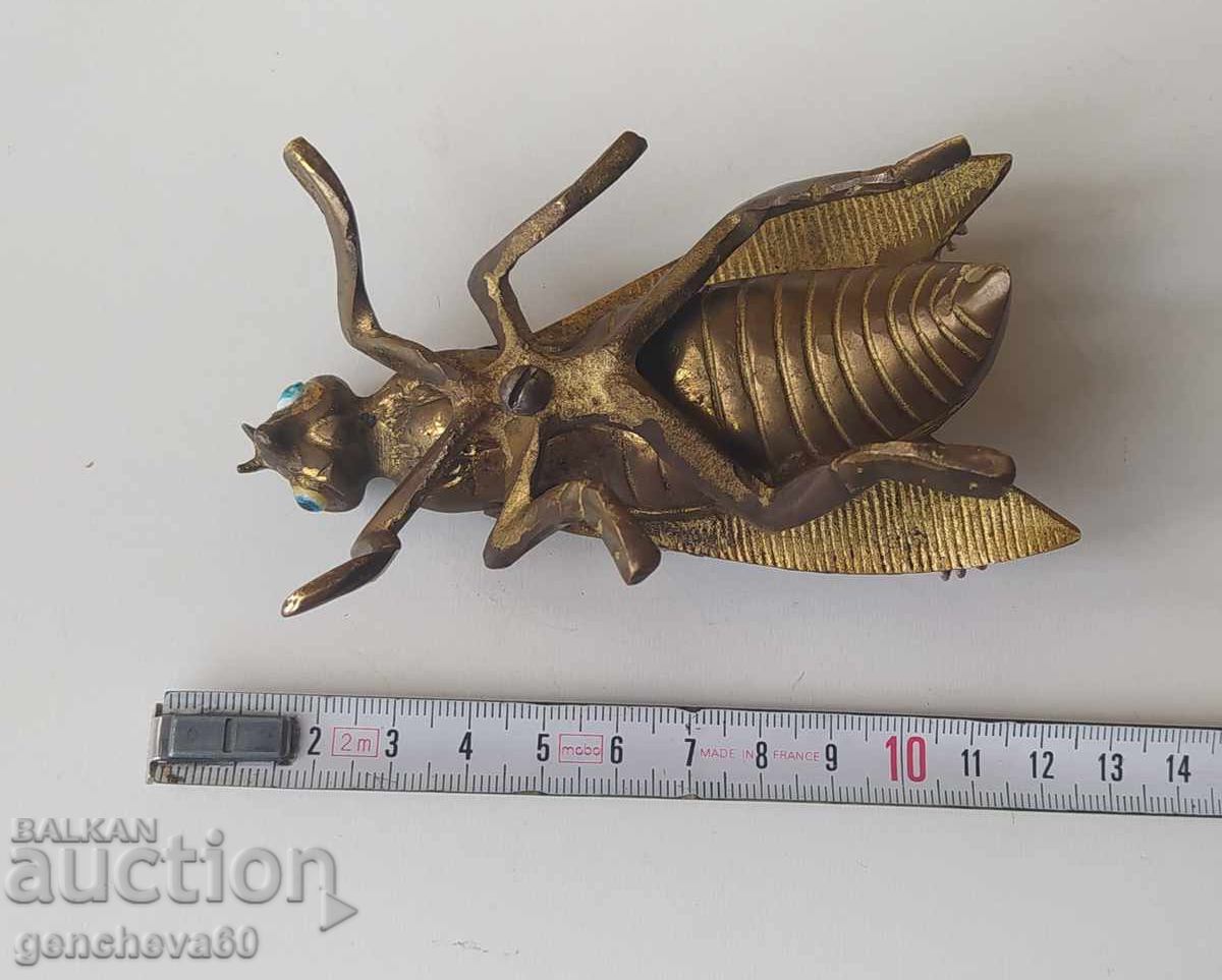 Livrarea Figurină retro din alamă reprezentând o insectă, cutiuță pentru bijuterii - Amalia