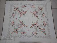 Старо  бродирана покривка мильо българска бродерия ковьор