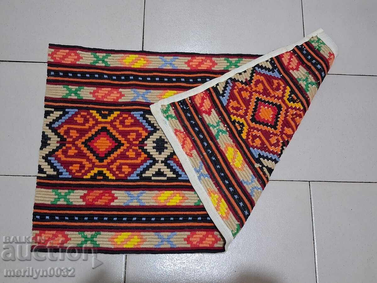 Аукцион Бродерия за калъфка на възглавница от чеиз шарения носия