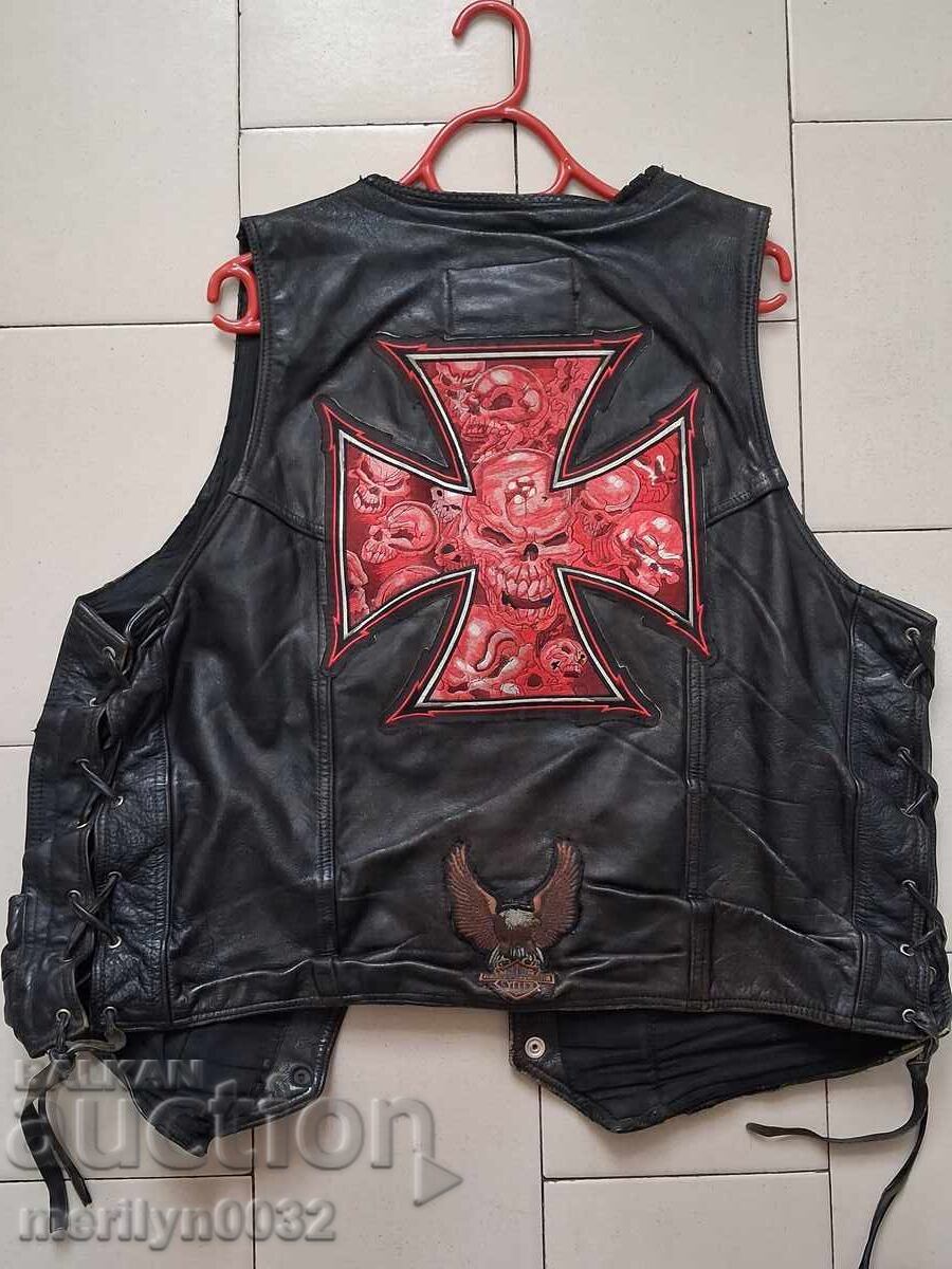 Vestă de motociclist, vestă veche cu cruce din piele naturală cu preț € 95.62 | 187.02 BGN