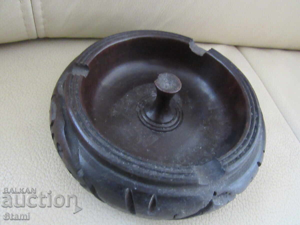 Cenușier din lemn de abanos din Kenya