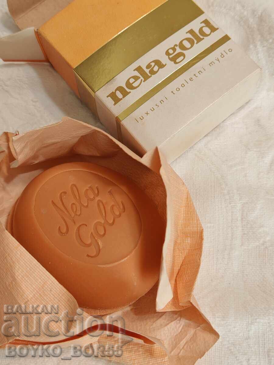 Săpun de toaletă luxos cehoslovac din perioada socialistă Nela Gold, anii 1970