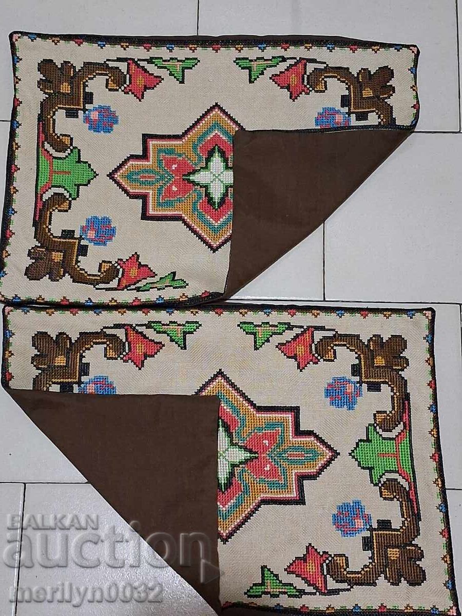 Аукцион Бродирана калъфка на възглавница 2 броя чеиз шарения