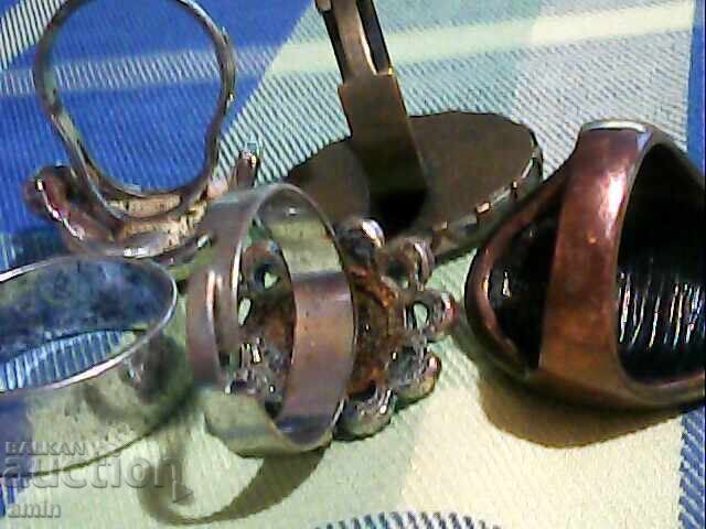 Licitație Lot de inele placate cu aur și altele Licitație Lot de inele placate cu aur și altele