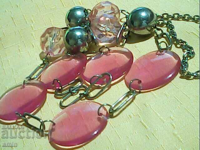 Licitație Colier frumos din cuarț roz mare și cristale goale