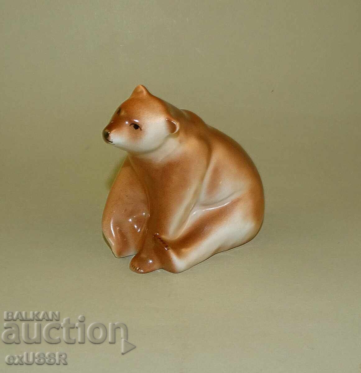 Πορσελάνινο ειδώλιο αρκούδα Isida