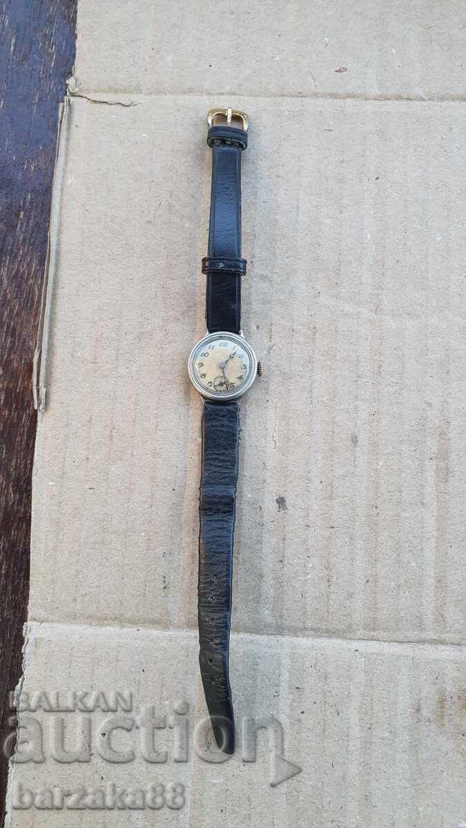 Παλιό γυναικείο ρολόι δεκαετίας του '30 με τιμή € 10.00 | 19.56 BGN