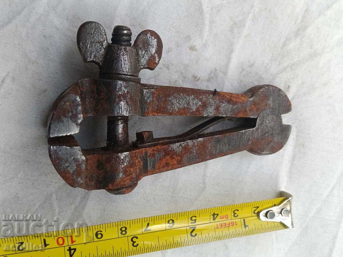 Δημοπρασία Ένα παλιό όργανο