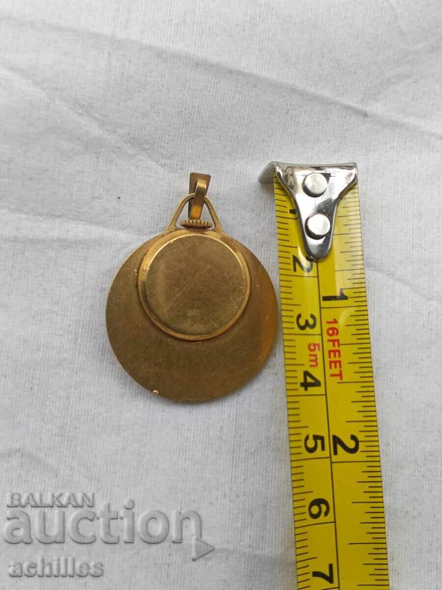 Доставка на Позлатен дамски часовник Чайка работещ