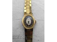 Дамски часовник Чайка работещ