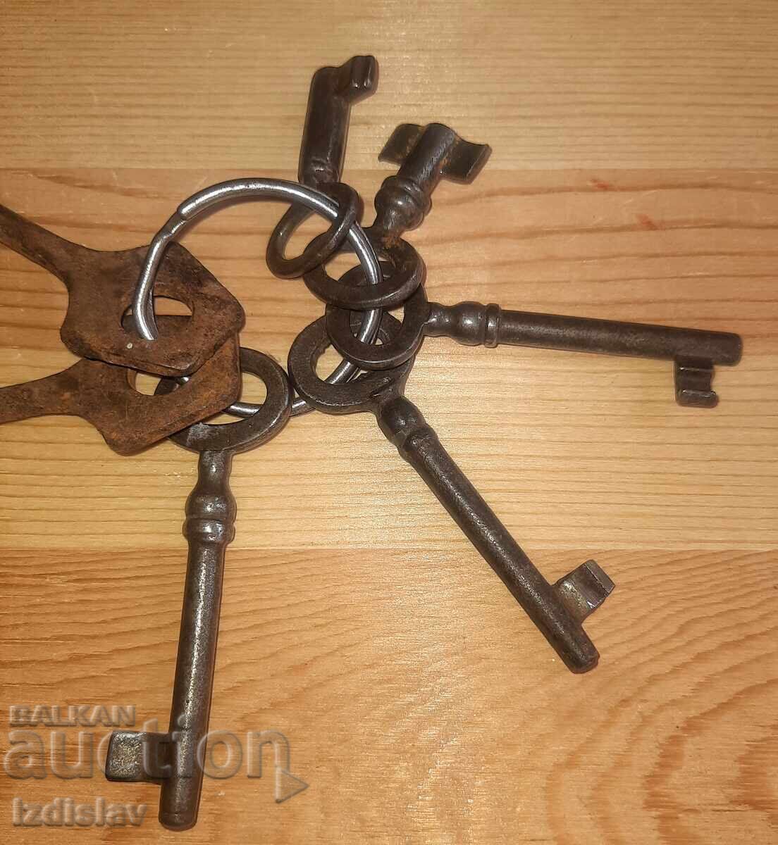 Συλλεκτικά παλαιά κλειδιά με τιμή € 20.00 | 39.12 BGN
