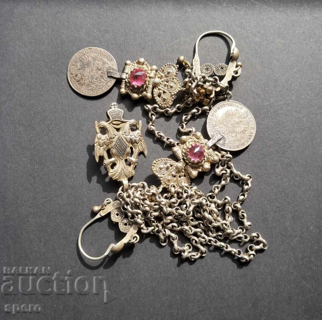 Възрожденски наушници с цена € 55.55 | 108.65 лв.