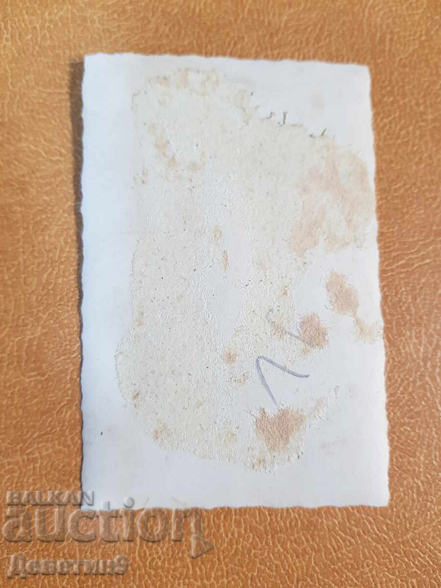 Στρατιώτης με αυτόματο σε εξωτερικό χώρο με τιμή € 3.00 | 5.87 BGN