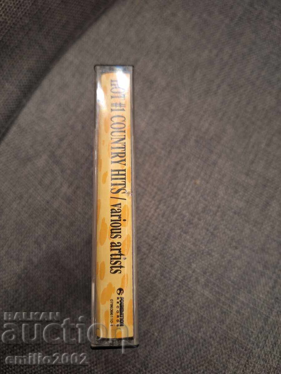 Casetă audio - Hot country hits cu preț € 1.49 | 2.91 BGN