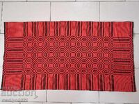 Бродерия за калъфка за възглавница носия