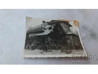 Снимка Хижа в планината през зимата