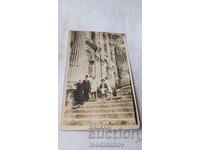 Fotografie bărbat femeie băiat și fete într-o excursie în Siria