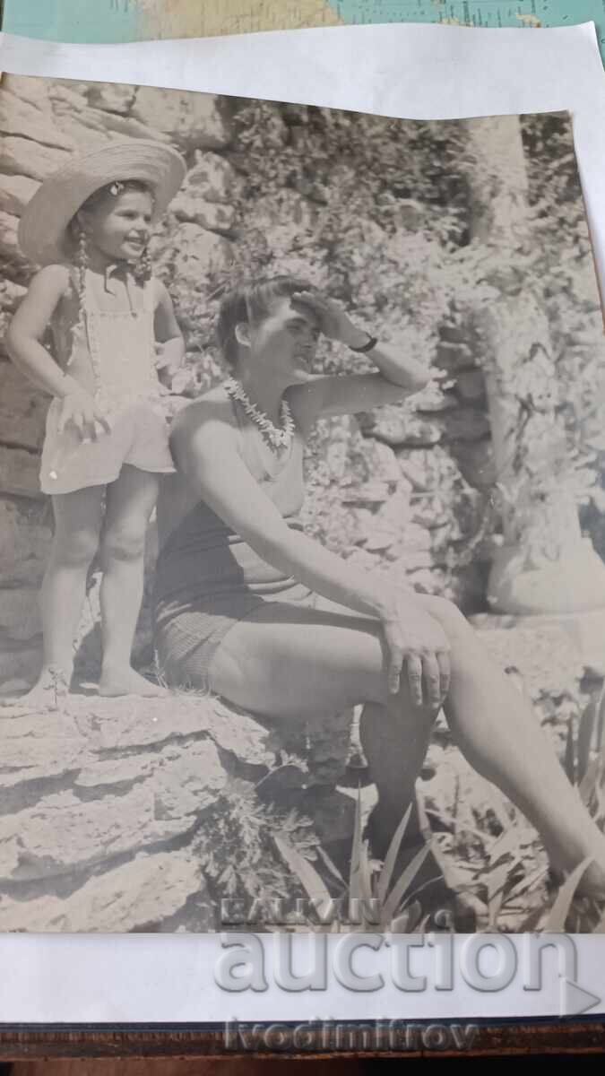 Foto Femeie și fetiță