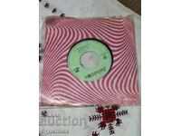 I am listing over 100 vinyl records. Super low price. ENDING AUCTION