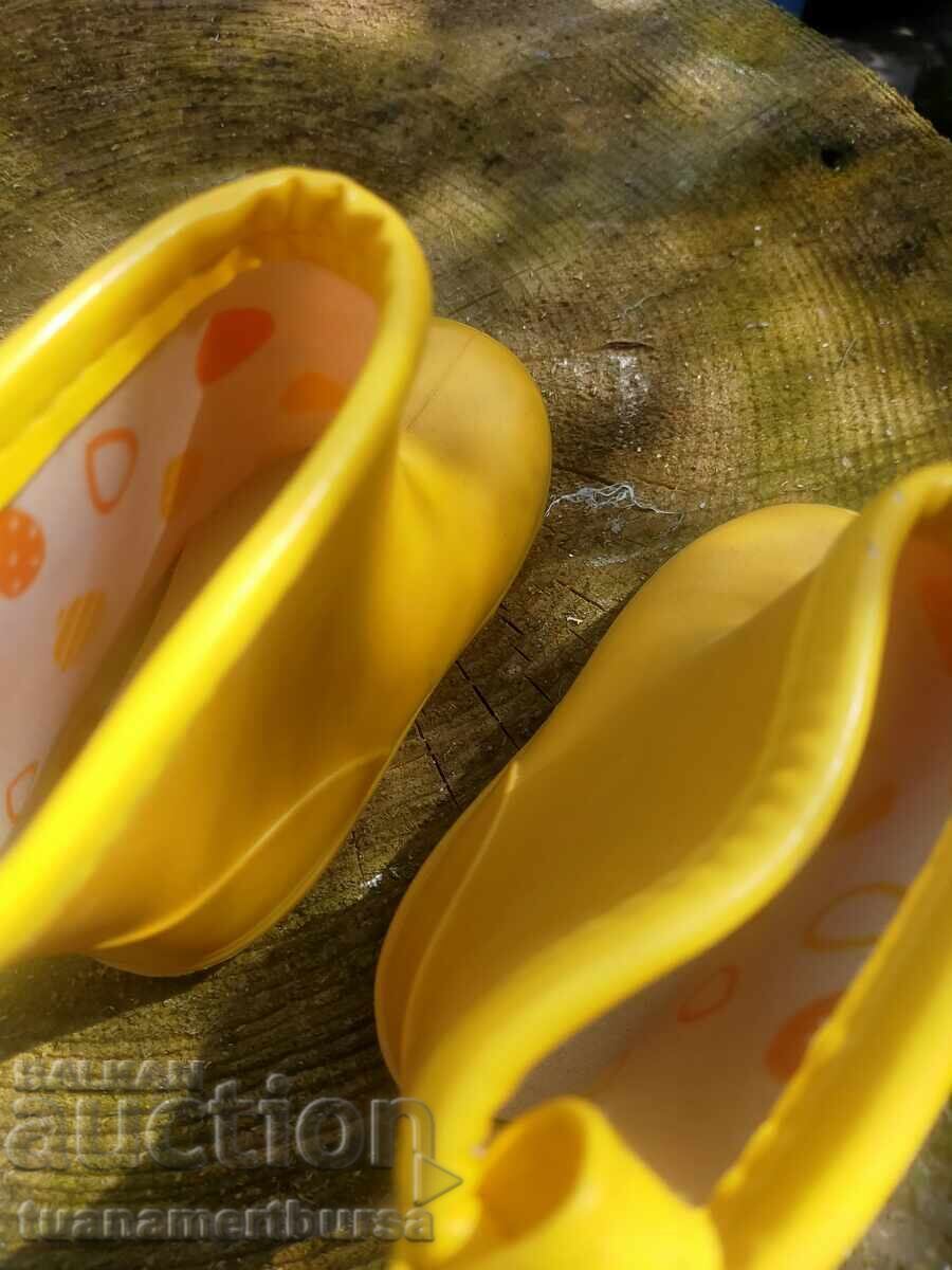 yellow boots with price € 5.00 | 9.78 BGN