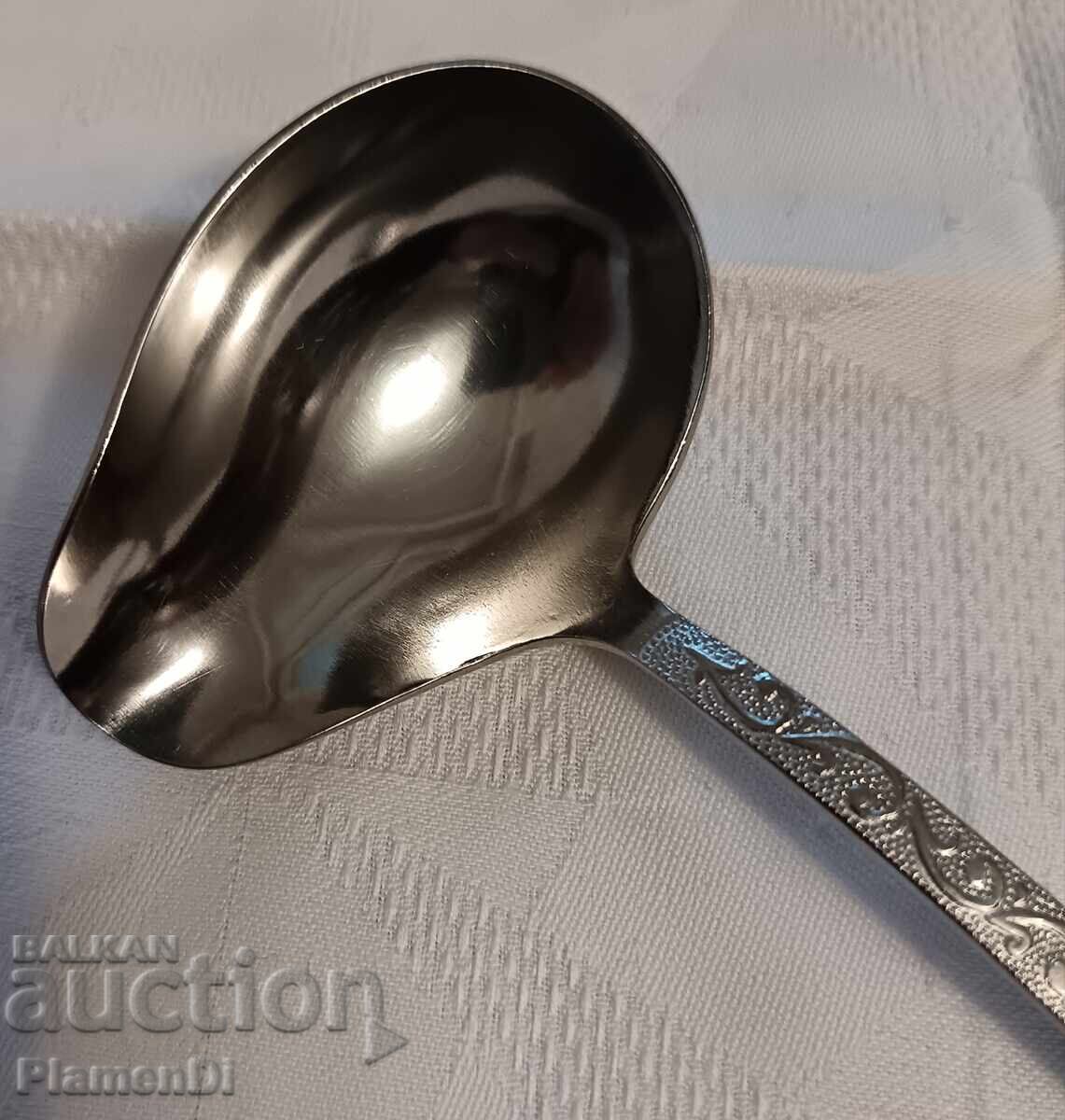 Licitație Retro polonic rusesc (URSS) pentru sos. Mâner gravat pe ambele părți