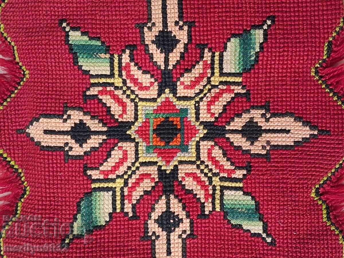 Suport pentru șezlong în carouri tricotat manual cu preț € 14.32 | 28.01 BGN