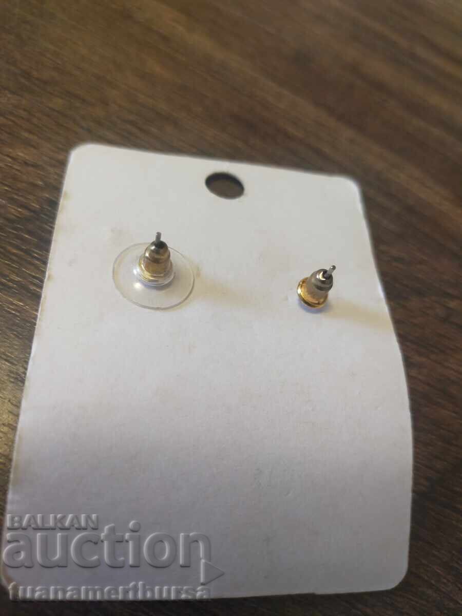 σκουλαρίκια