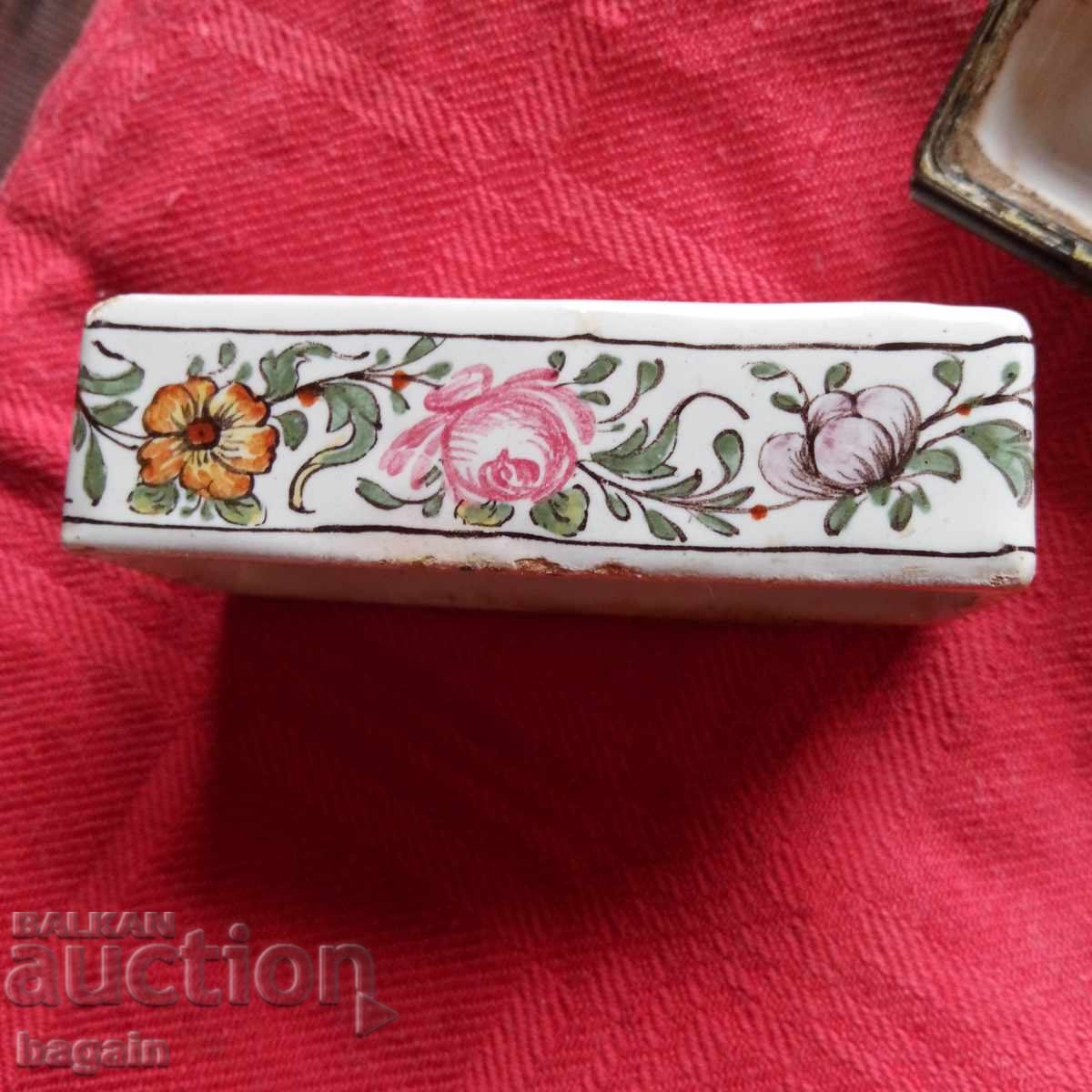 Delivery of 18th century box.